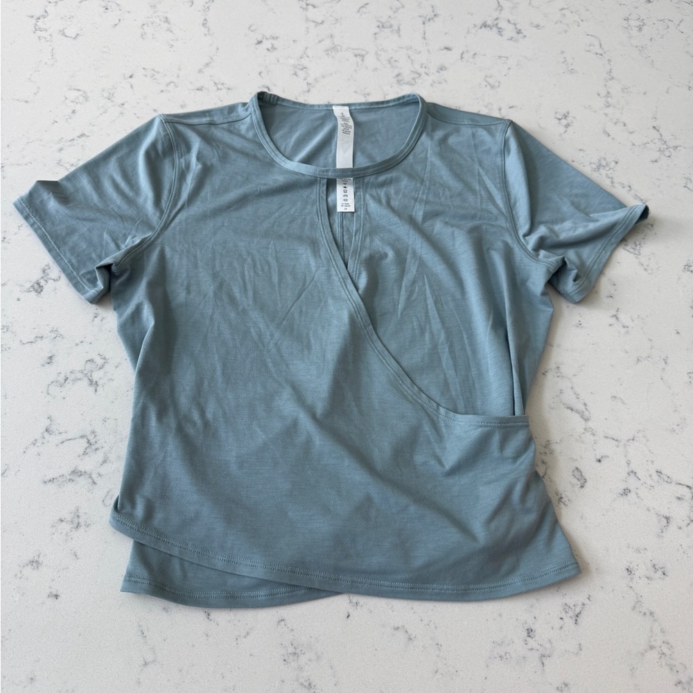 Lululemon Blue Women's cross Top